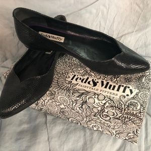 NEW Ted & Muffy Glimmer Black Leather Flats